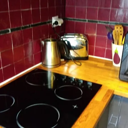 Very French Two Bedroom In The Heart Of * פריז