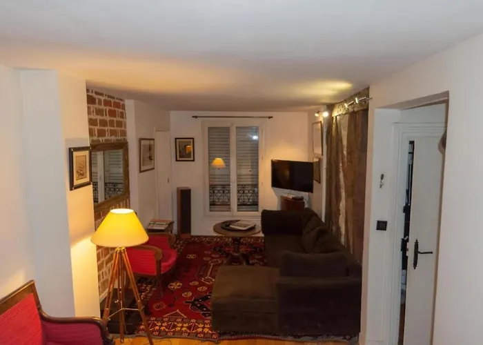 Very French Two Bedroom In The Heart Of * Paris
