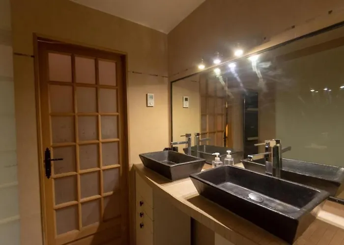 Very French Two Bedroom In The Heart Of *
